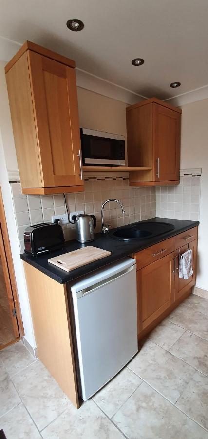 Quiet, Cosy Annexe Room Rough Close ภายนอก รูปภาพ