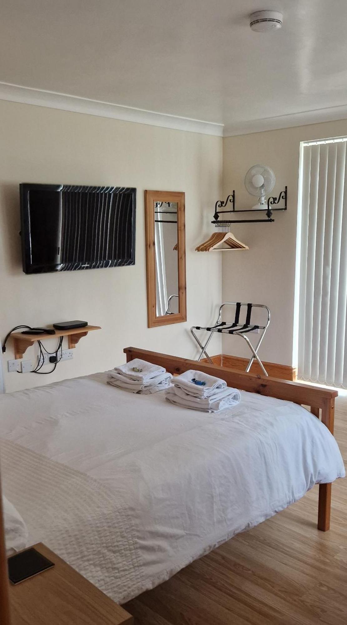Quiet, Cosy Annexe Room Rough Close ภายนอก รูปภาพ